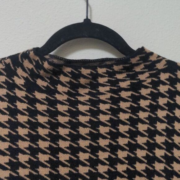 Ann Taylor Tan Houndstooth Mockneck Sweater - Picture 2 of 5